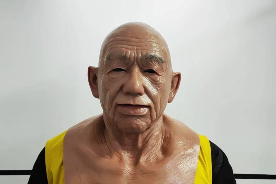 “變臉”大盜落網(wǎng)<strong></p>
<p>硅膠</strong>！硅膠面具難逃法眼:硅膠
